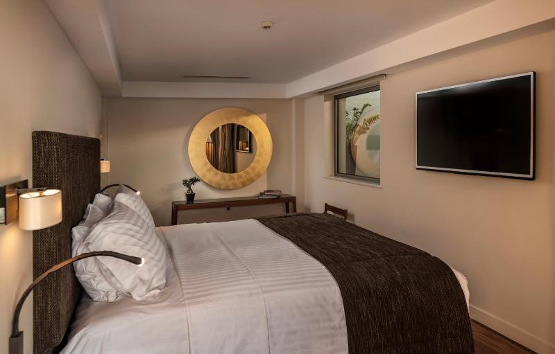 The Luxury Penthouse Suite image 3