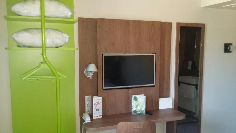 Twin Room image 1