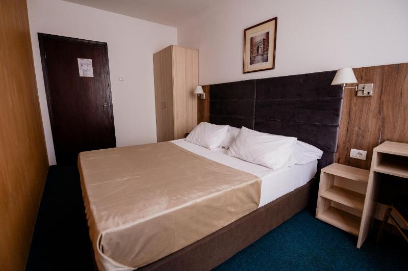 Hotel Slavija - image 14