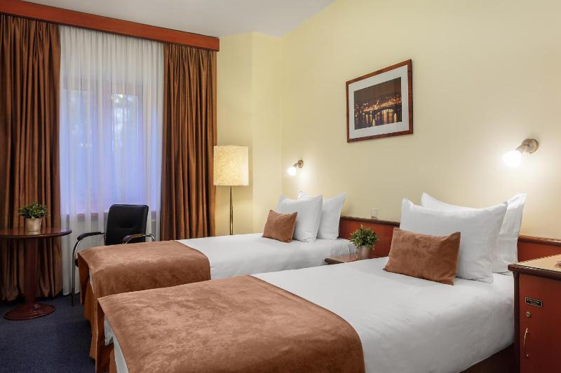 Standard Double or Twin Room image 2