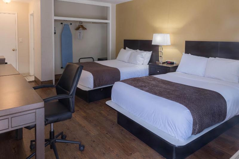 Ocean Reef Hotel - image 2