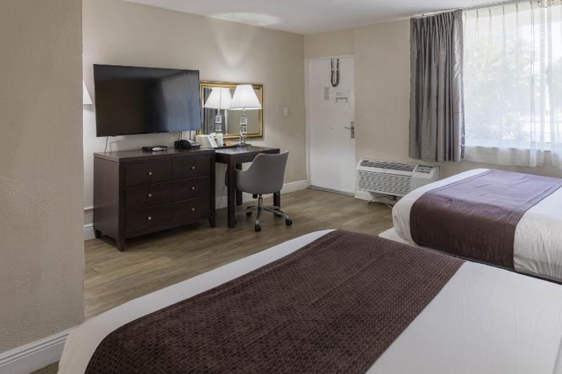 Ocean Reef Hotel - image 12