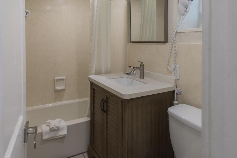Ocean Reef Hotel - image 16