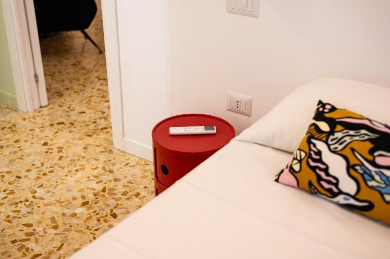 Maison Noir Napoli - image 7