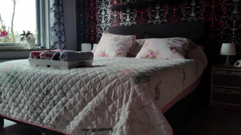 Family Room image 1