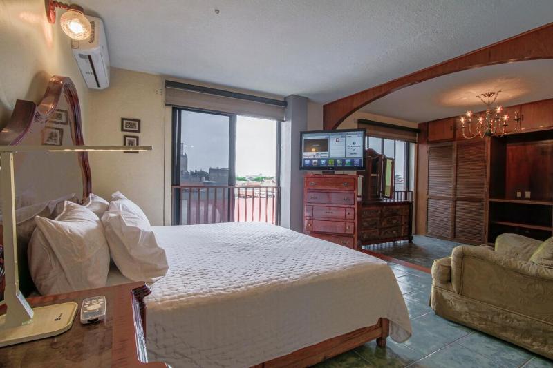 Spacious and Central Apartment in Guadalajara 3 Bedrooms - image 12