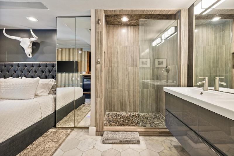 Speakeasy Hotel - image 31