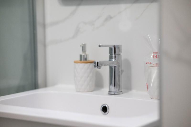 Aurelio Centar Apartment with Balcony and Free parking - image 2