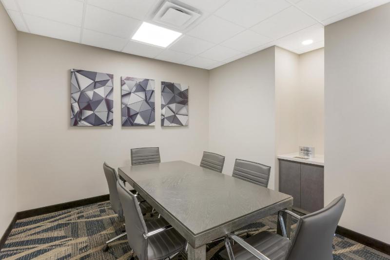 Best Western Plus Executive Residency Phoenix North Happy Valley - image 26