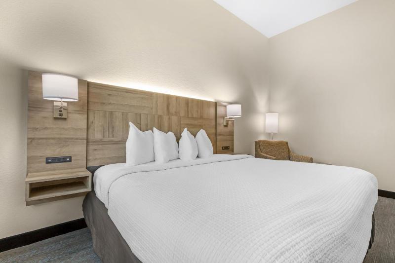 Best Western Plus Executive Residency Phoenix North Happy Valley - image 29