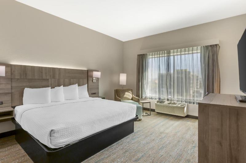 Best Western Plus Executive Residency Phoenix North Happy Valley - image 44