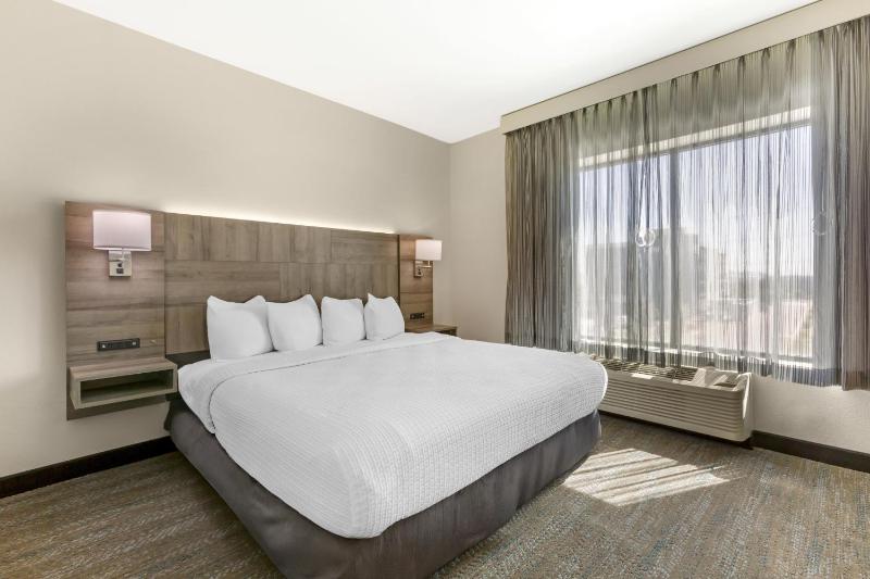 Best Western Plus Executive Residency Phoenix North Happy Valley - image 10