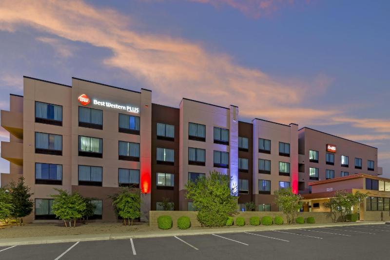 Best Western Plus Executive Residency Phoenix North Happy Valley - image 17