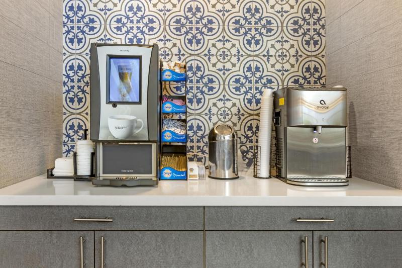 Best Western Plus Executive Residency Phoenix North Happy Valley - image 7