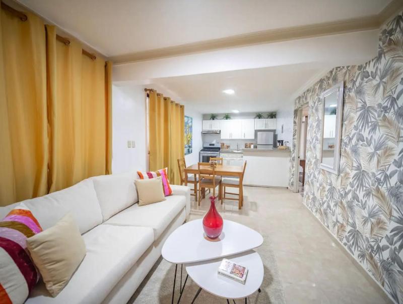 Stylish 1r-1b Apt Near The Beach And Main Street - image 15