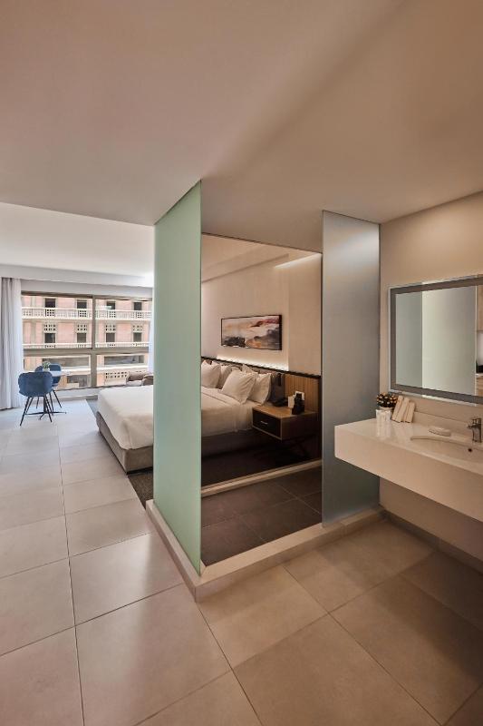 The View - Saint George Hotel - image 9