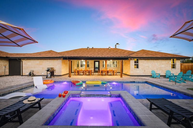 PrivatePoolPickleballGolfSleeps205Min2Main - image 8