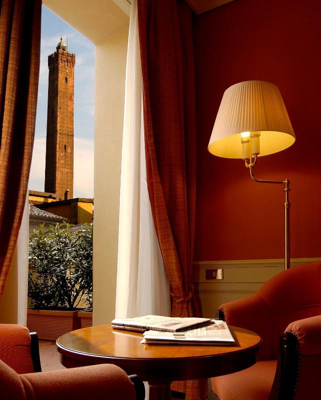 Deluxe Double Room image 4