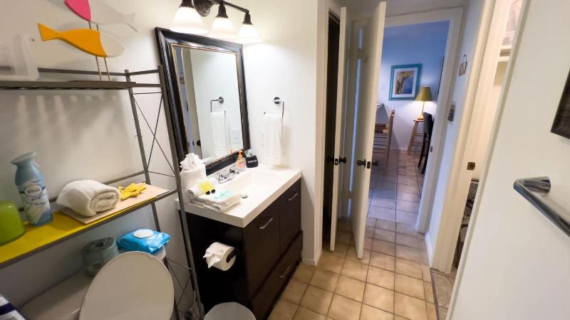 Cozy Family Retreat Steps to Beach Pool Hot apts - image 30