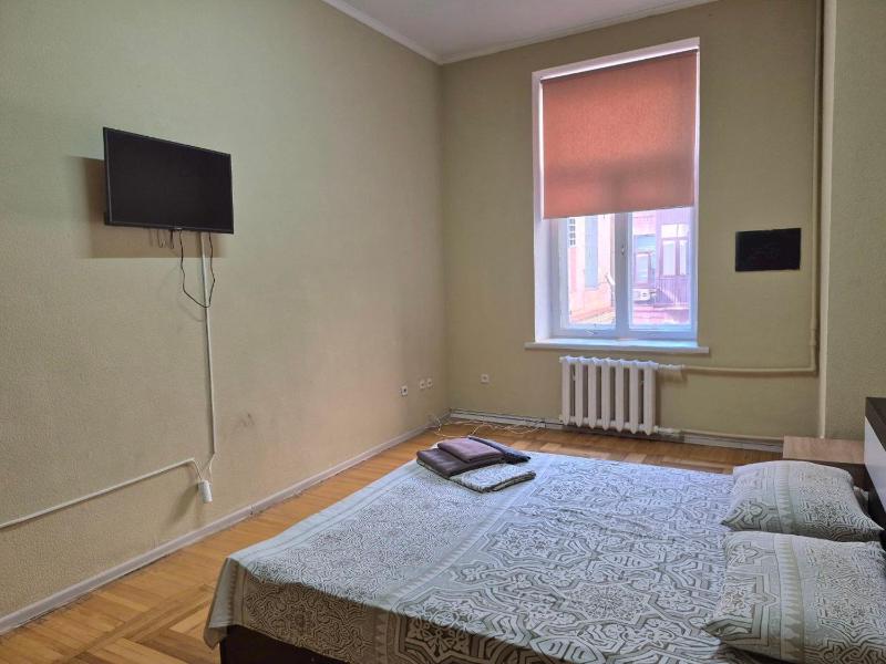 Apartments near Palace Ukraine - image 10