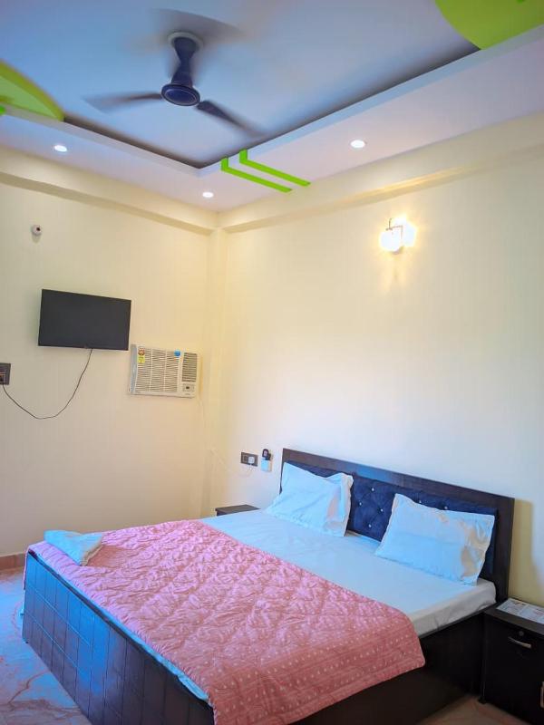 Hotel Pleasure Inn - image 9