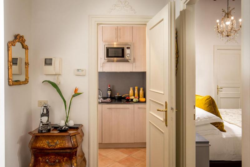 The Inn at the Spanish Steps Prestige Collection - MDR Penthouse - image 11