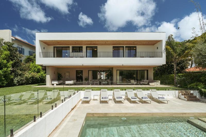Cascais Contemporary Villa by Cadenzalux - image 8