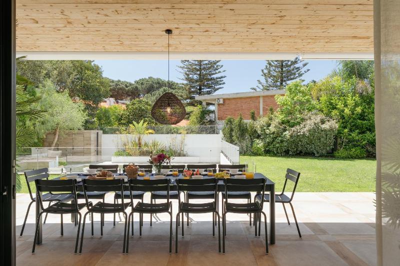 Cascais Contemporary Villa by Cadenzalux - image 27