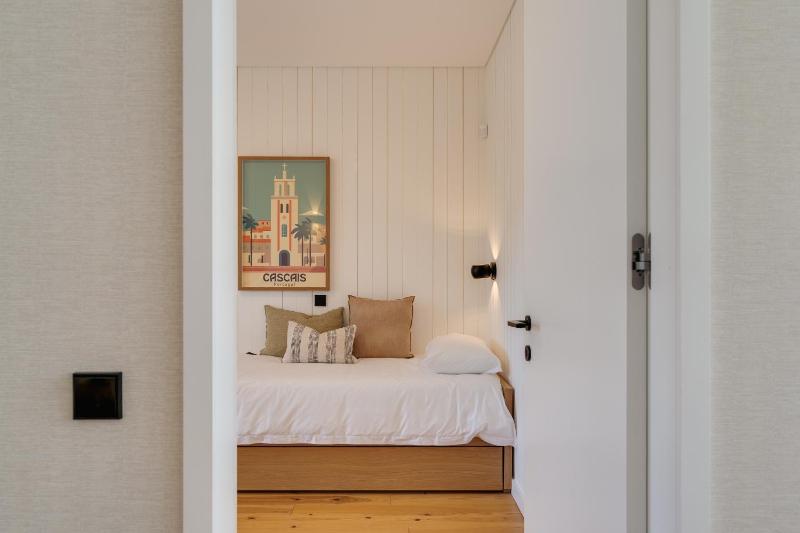 Cascais Contemporary Villa by Cadenzalux - image 20