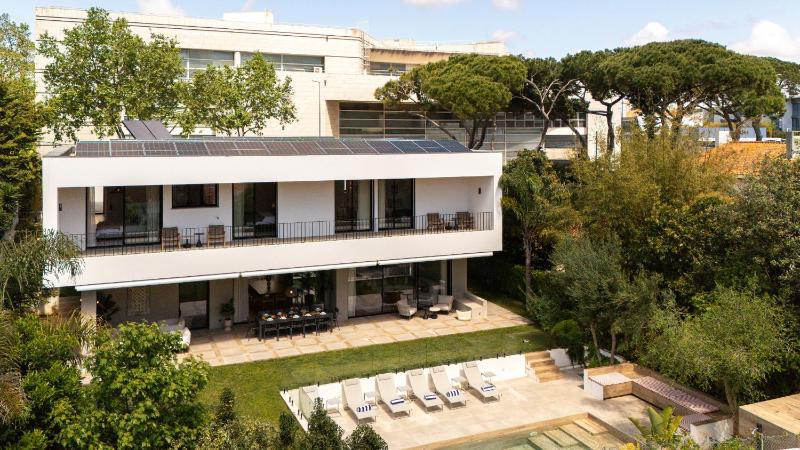 Cascais Contemporary Villa by Cadenzalux - image 35