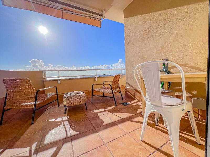 Sunset Paradise - 1 bedroom with Ocean Views Pool PA74 - image 9