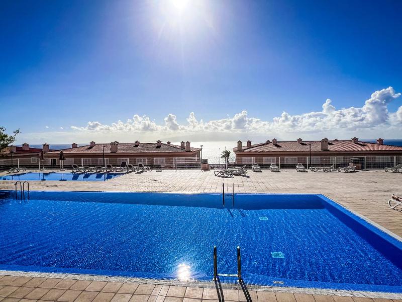 Sunset Paradise - 1 bedroom with Ocean Views Pool PA74 - image 8