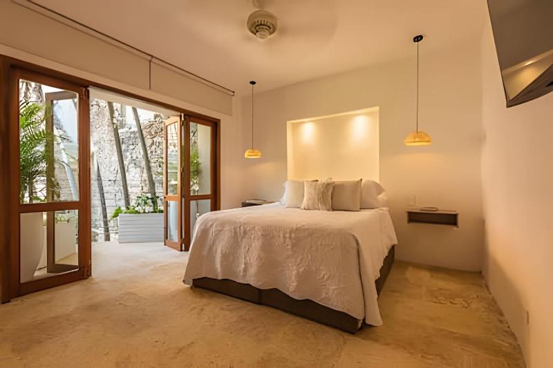 3 Bedroom House in the Walled City with Pool - image 8