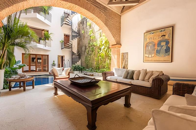 3 Bedroom House in the Walled City with Pool - image 13