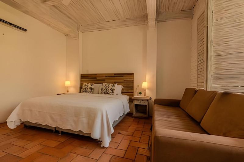 5 Bedroom House in the Walled City with Pool - image 5