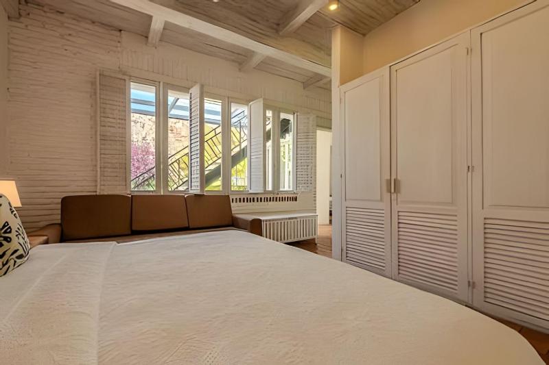 5 Bedroom House in the Walled City with Pool - image 13