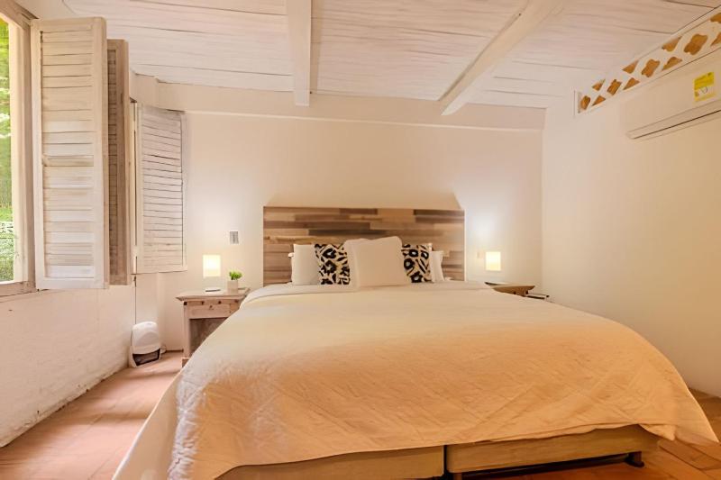5 Bedroom House in the Walled City with Pool - image 16