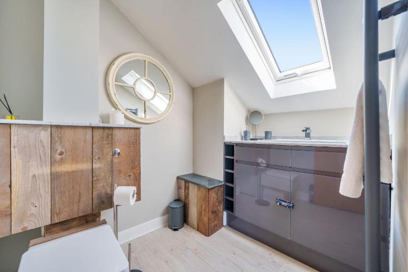 Lightkeepers Cottage - image 10
