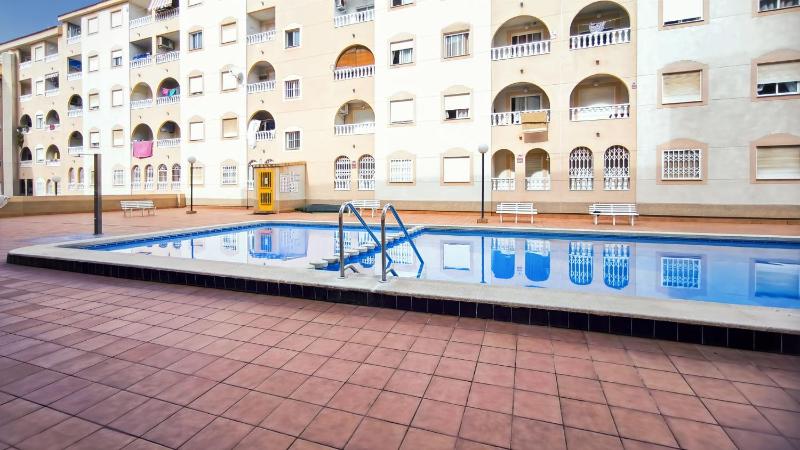Torrevieja City Apartment - image 8
