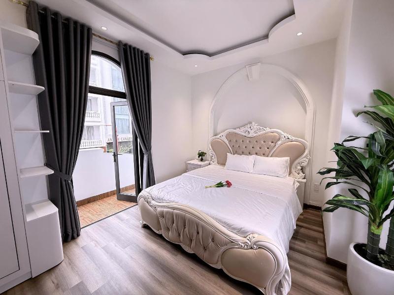 Sweet Home Hotel & Apartment Near My Khe Beach Da Nang - image 1
