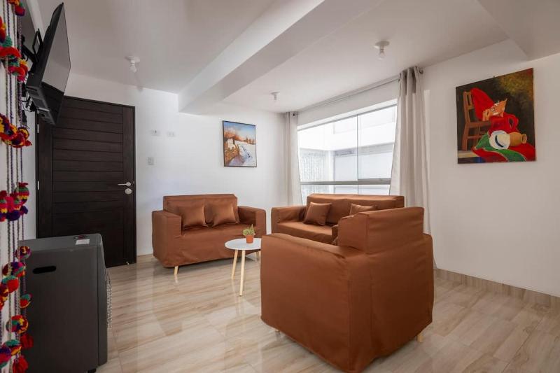 2BR Unit 10 min to Plaza de Armas - image 4