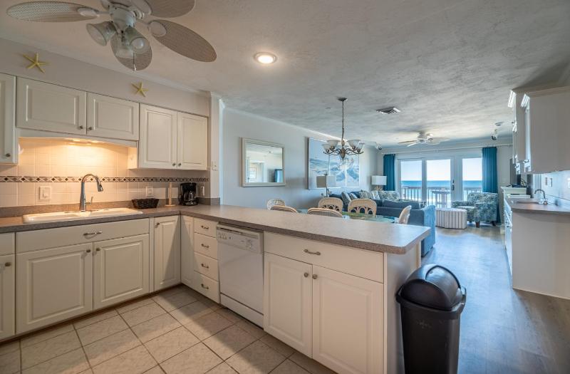 GSP3 Summer Breeze Oceanfront Condo Elevator Pool Fitness Club! - image 41