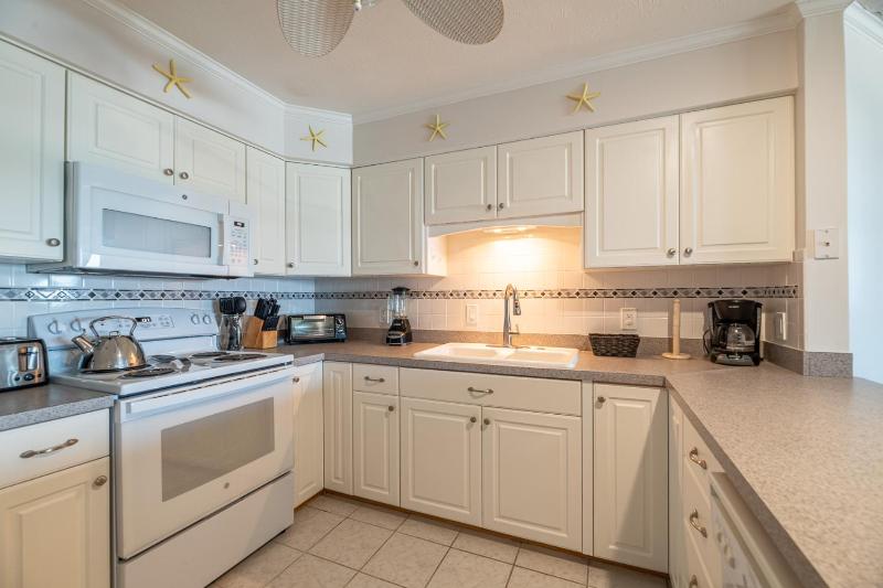 GSP3 Summer Breeze Oceanfront Condo Elevator Pool Fitness Club! - image 37