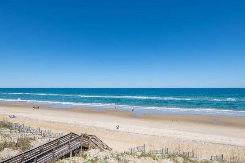 GSP3 Summer Breeze Oceanfront Condo Elevator Pool Fitness Club! - image 8