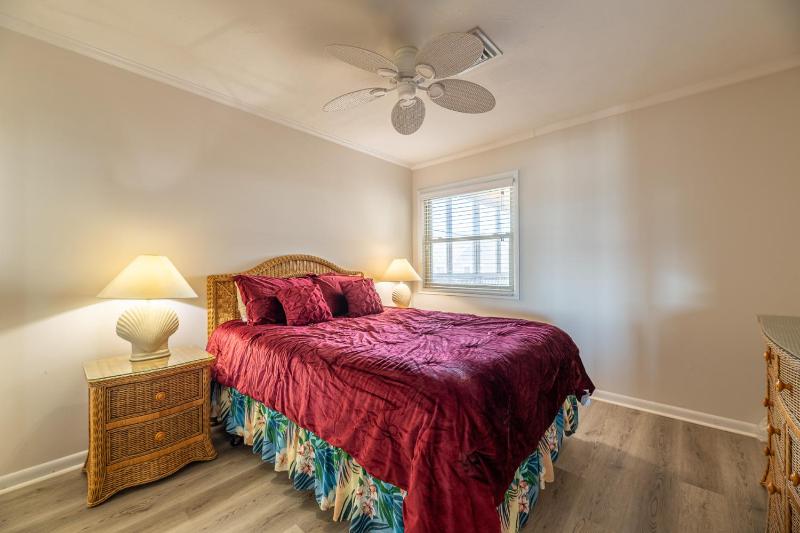 GSP3 Summer Breeze Oceanfront Condo Elevator Pool Fitness Club! - image 34