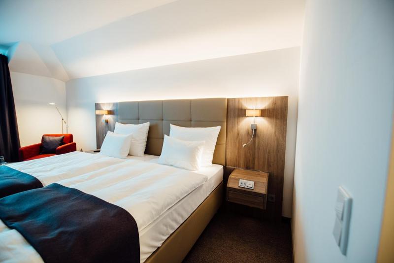 Deluxe Double Room image 2