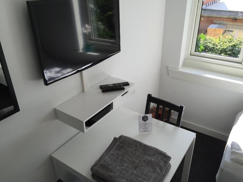 Double or Twin Room image 3