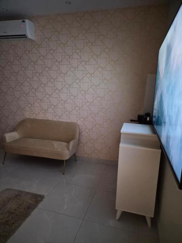 Luxury Studio with self check in - image 6