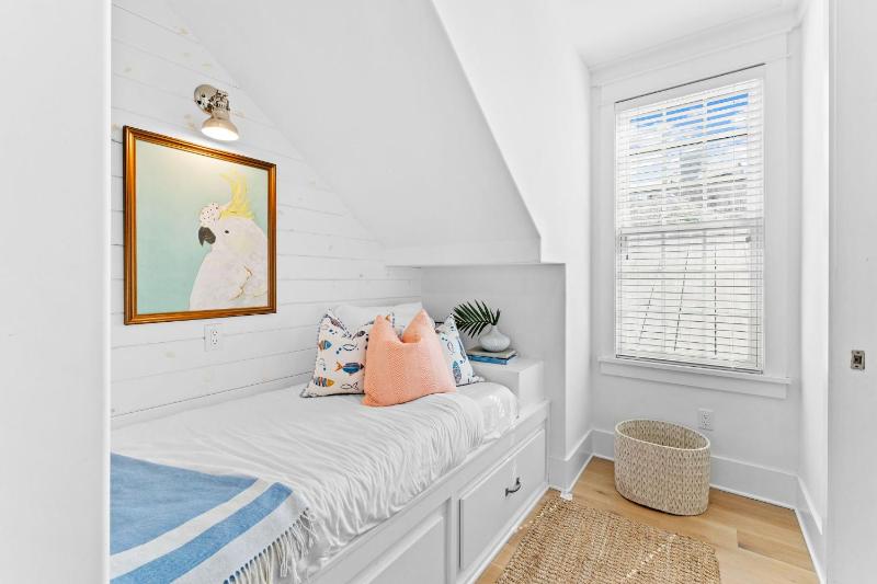 Sands Cottage Carriage by 30A Escapes - image 12