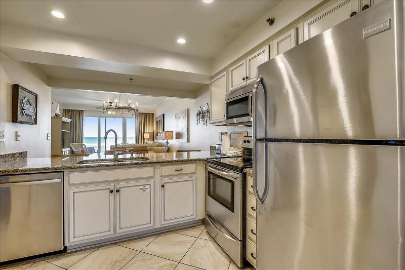 HP 12W Gulf Front Condo by 30A Escapes - image 8